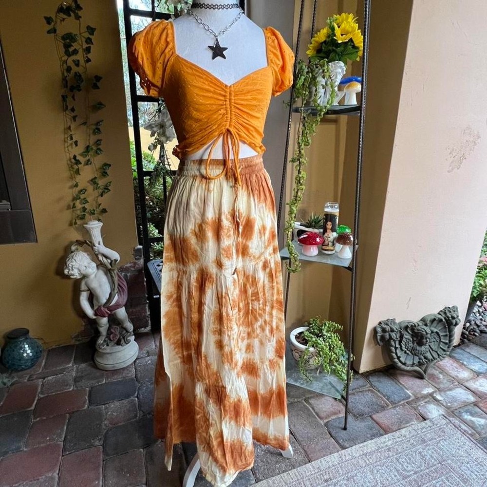 tie-dye maxi skirt orangey brown and cream